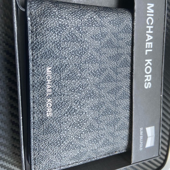 Michael Kors men black wallet - Picture 2 of 3